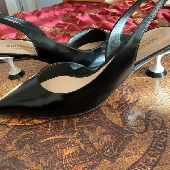 BURBERRY SANDALS, Black & White, size 6, perfect condition - Picture 3 of 6